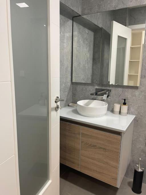 Lovely 2 Bedroom Apartment In South Lisbon Barreiro  Bagian luar foto