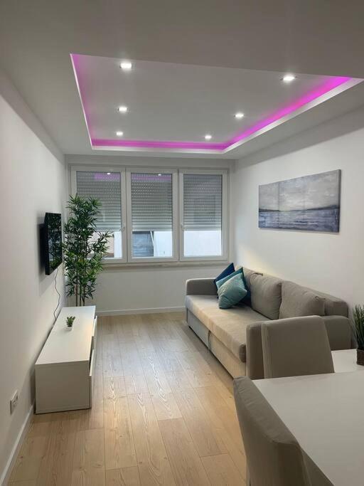 Lovely 2 Bedroom Apartment In South Lisbon Barreiro  Bagian luar foto